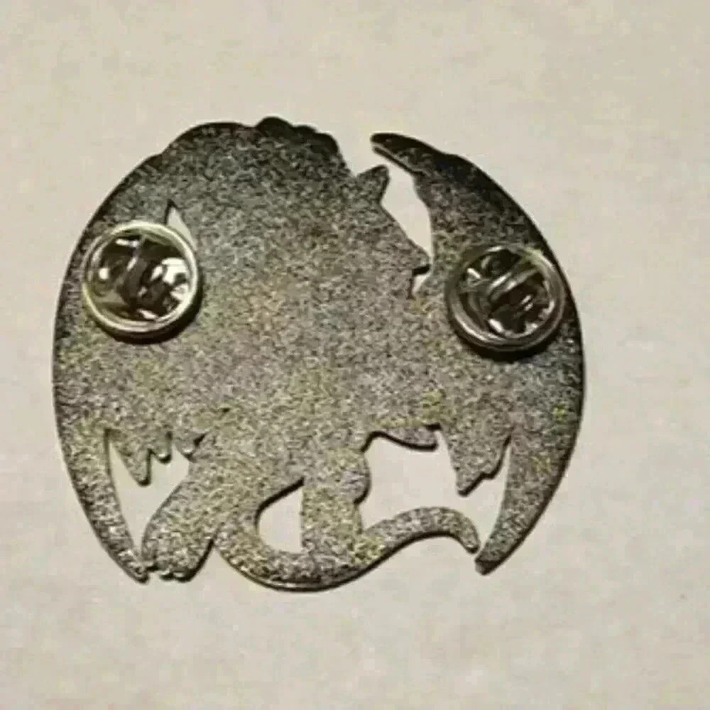 Yu-Gi-Oh! Blue Eyes White Dragon Enamel Pin - Picture 5 of 5